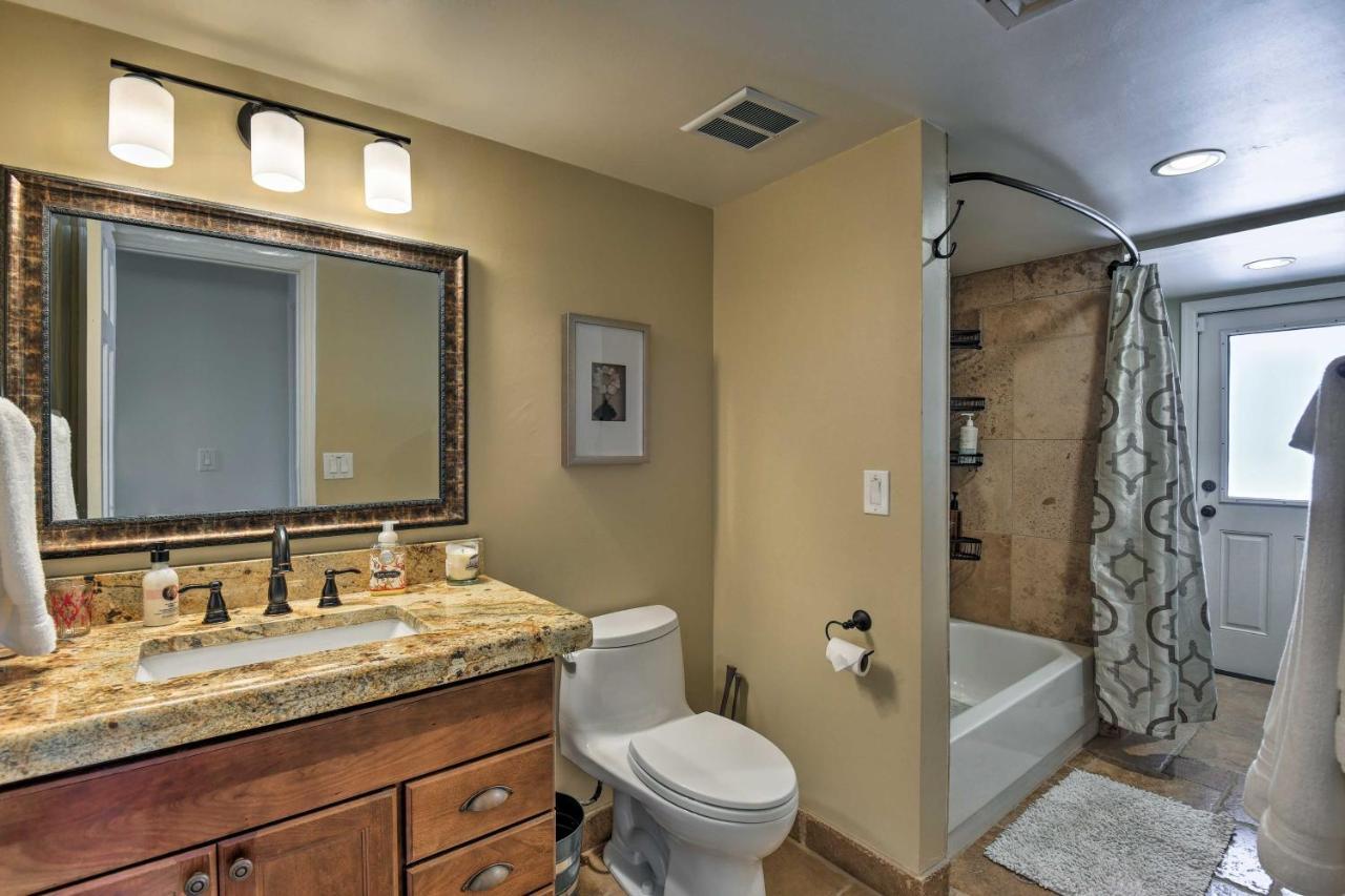 Oasis With Outdoor Bar And Pool! Scottsdale